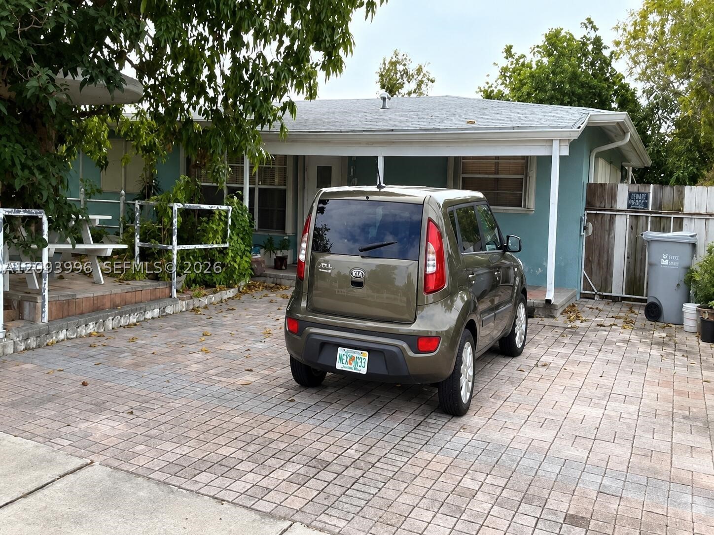 140 NE 17th Ct — photo