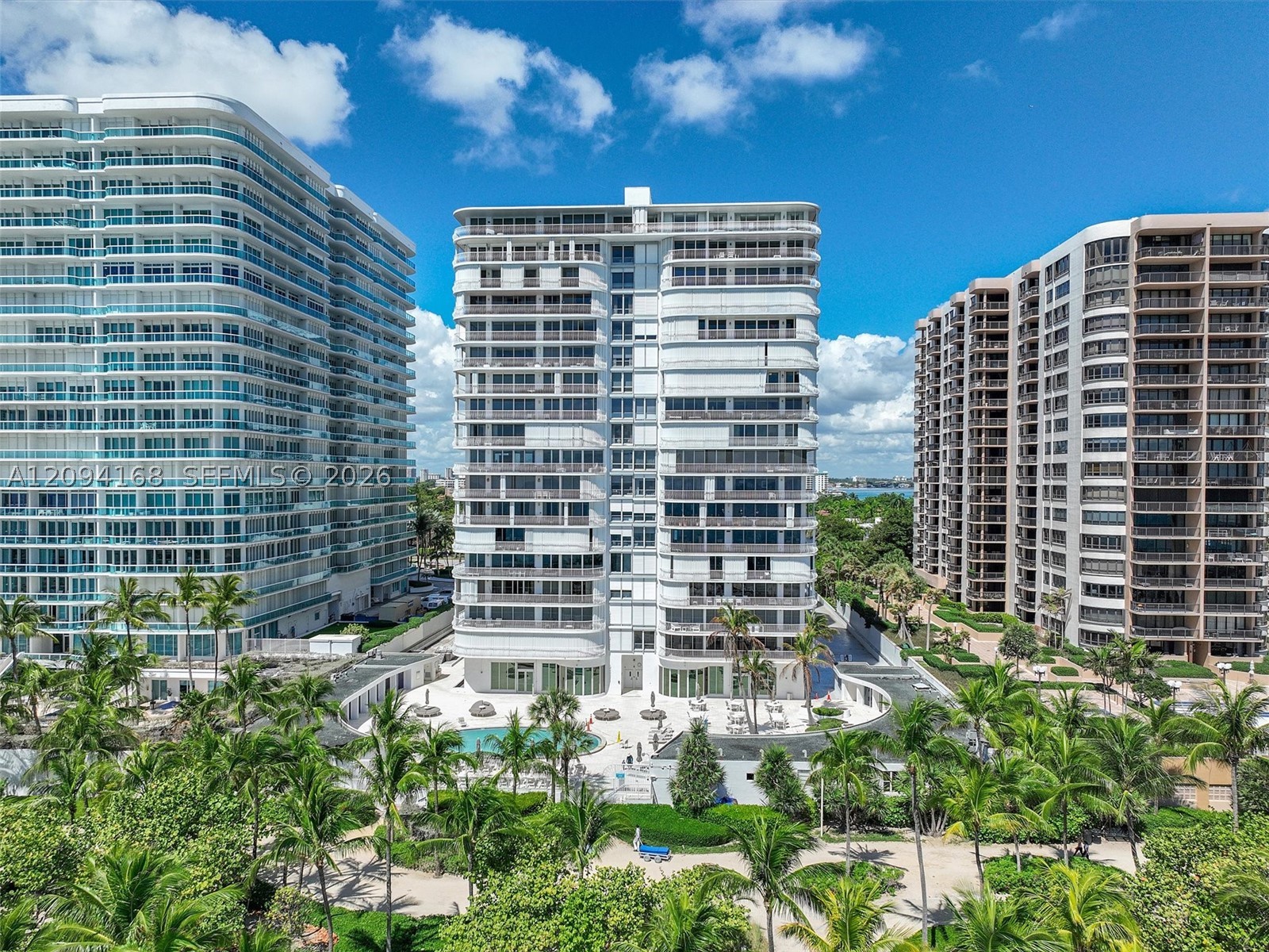10155 Collins Ave 402 — photo