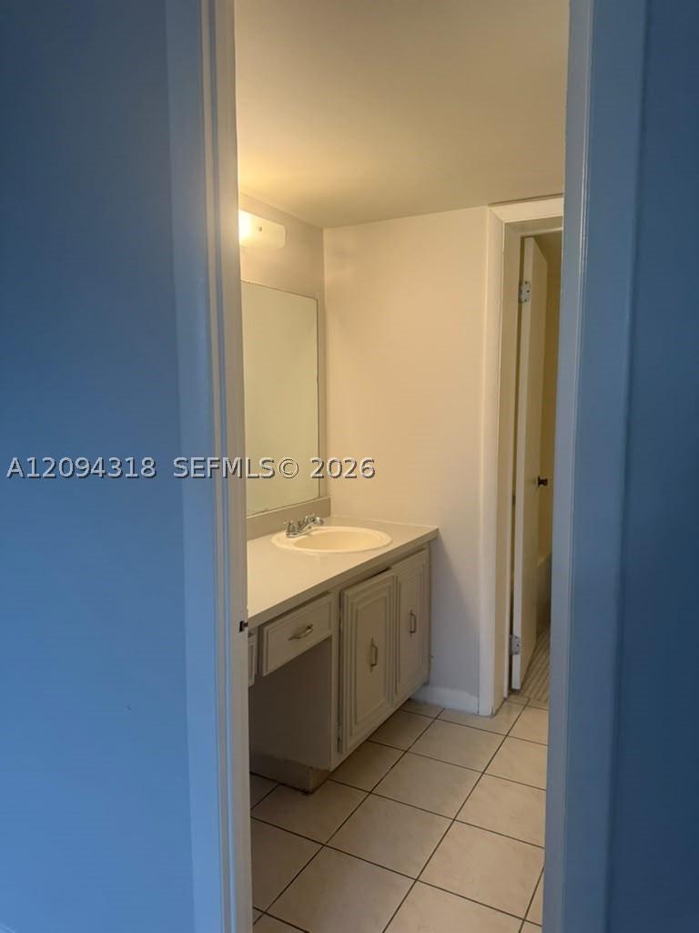 484 NW 165th St Rd a-311 — photo