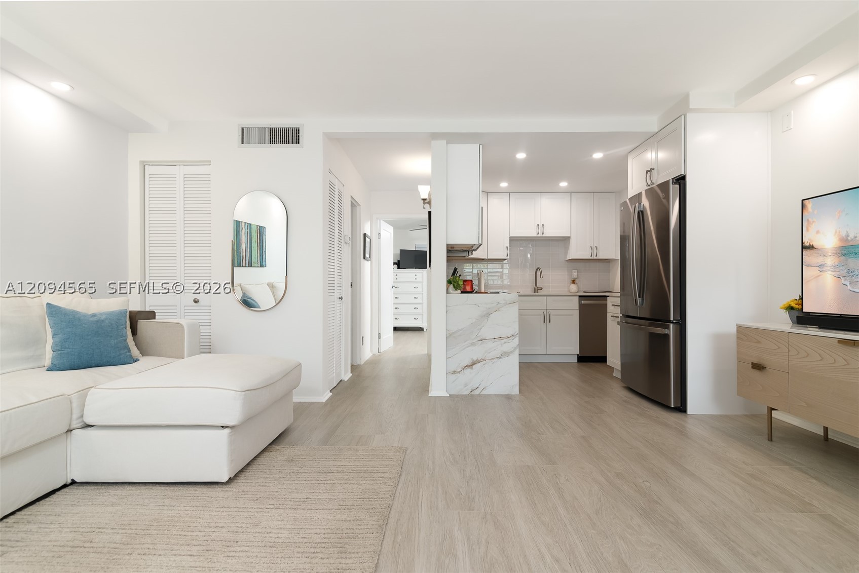 611 NE 14th Ave Unit 103 — photo