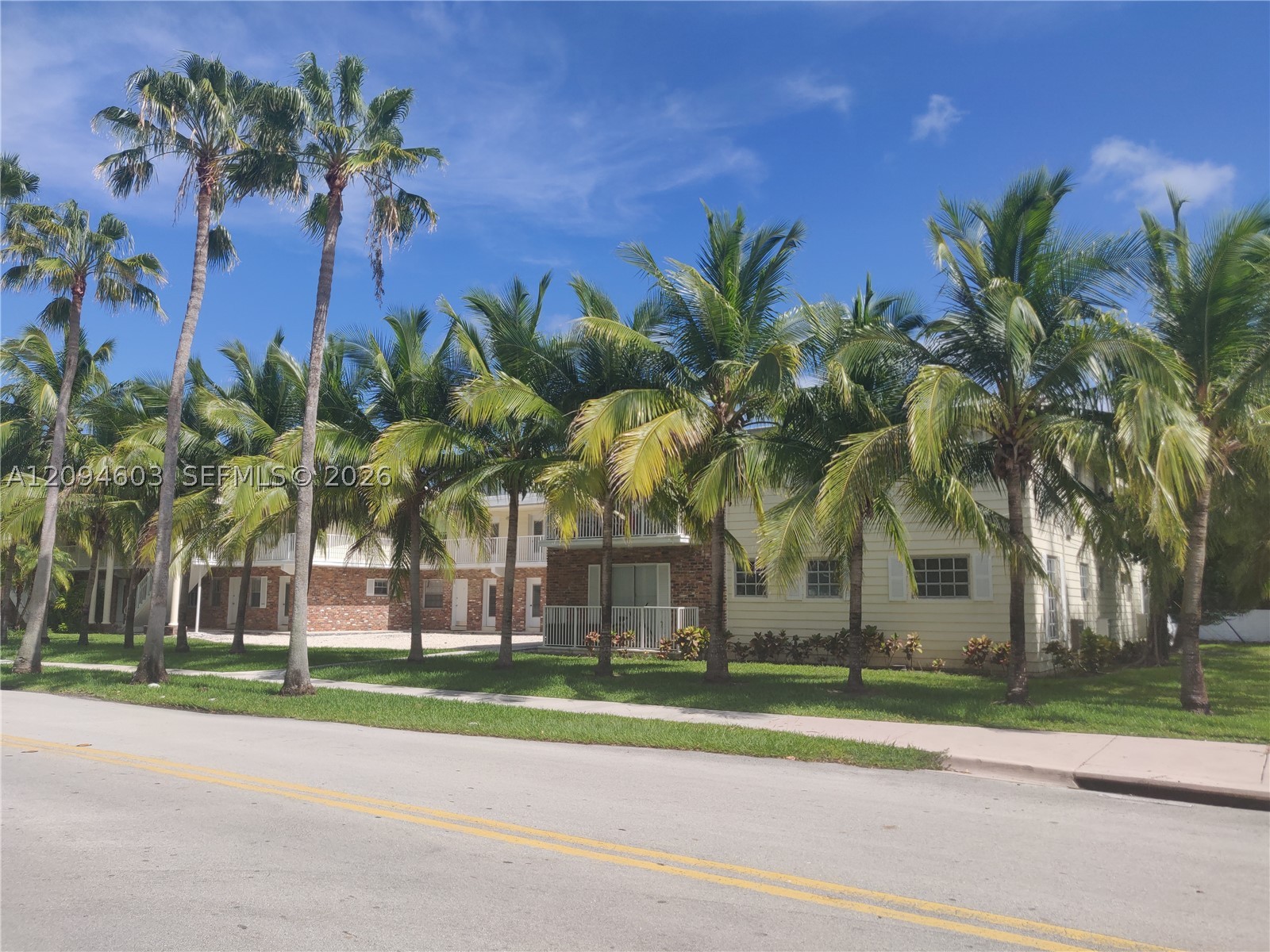 100 N Sunrise Dr 28 — photo