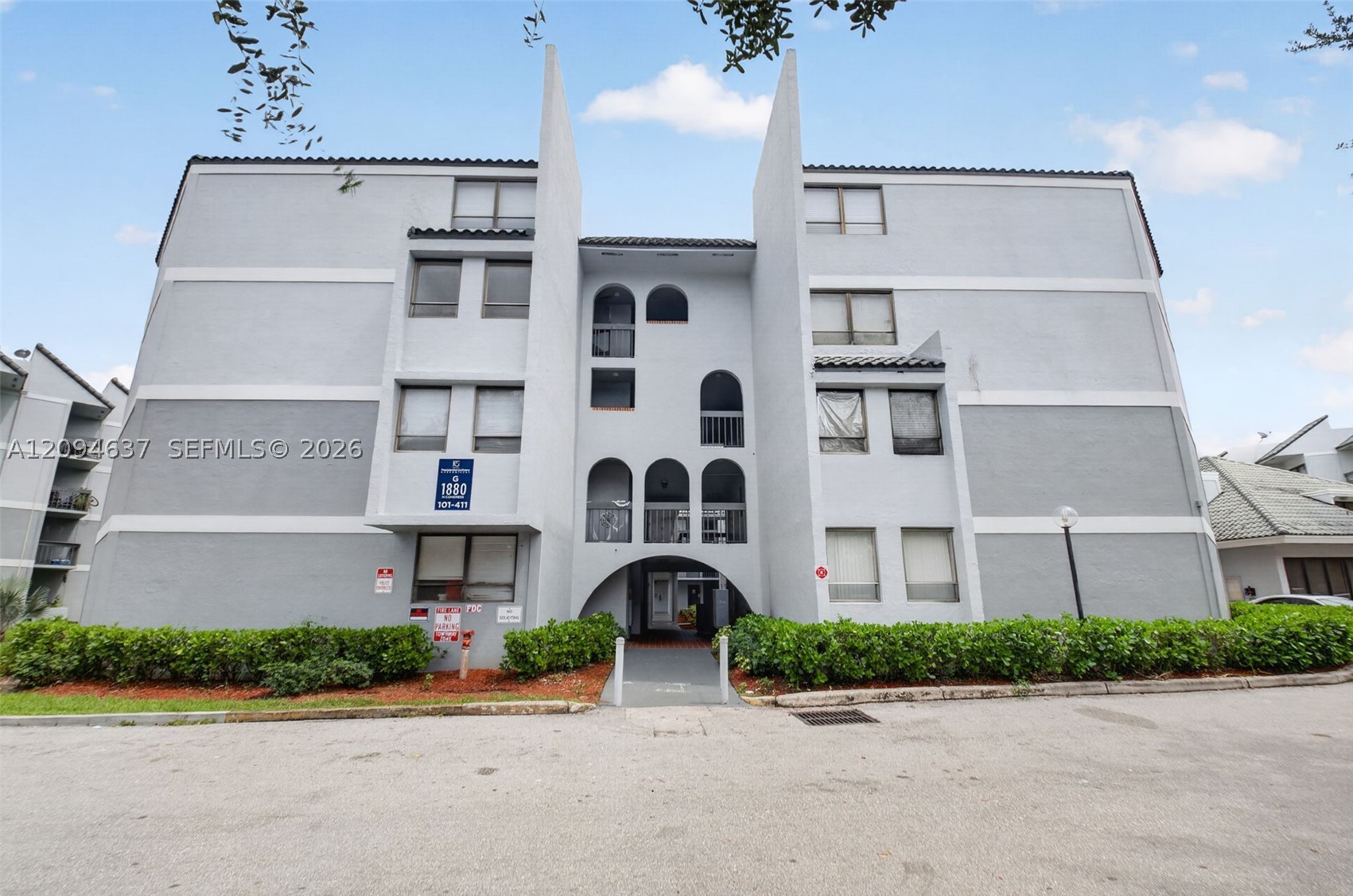 1880 N Congress Ave 301 — photo