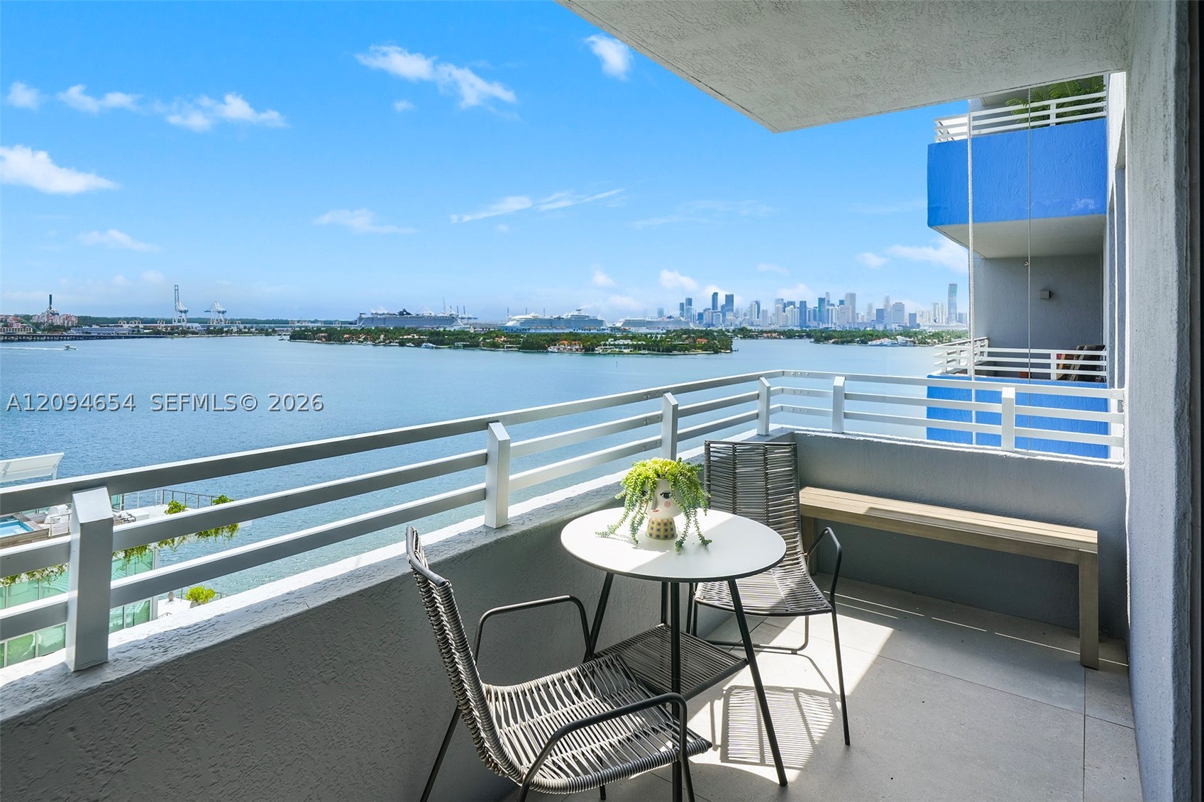 1330 West Ave 1506 — photo
