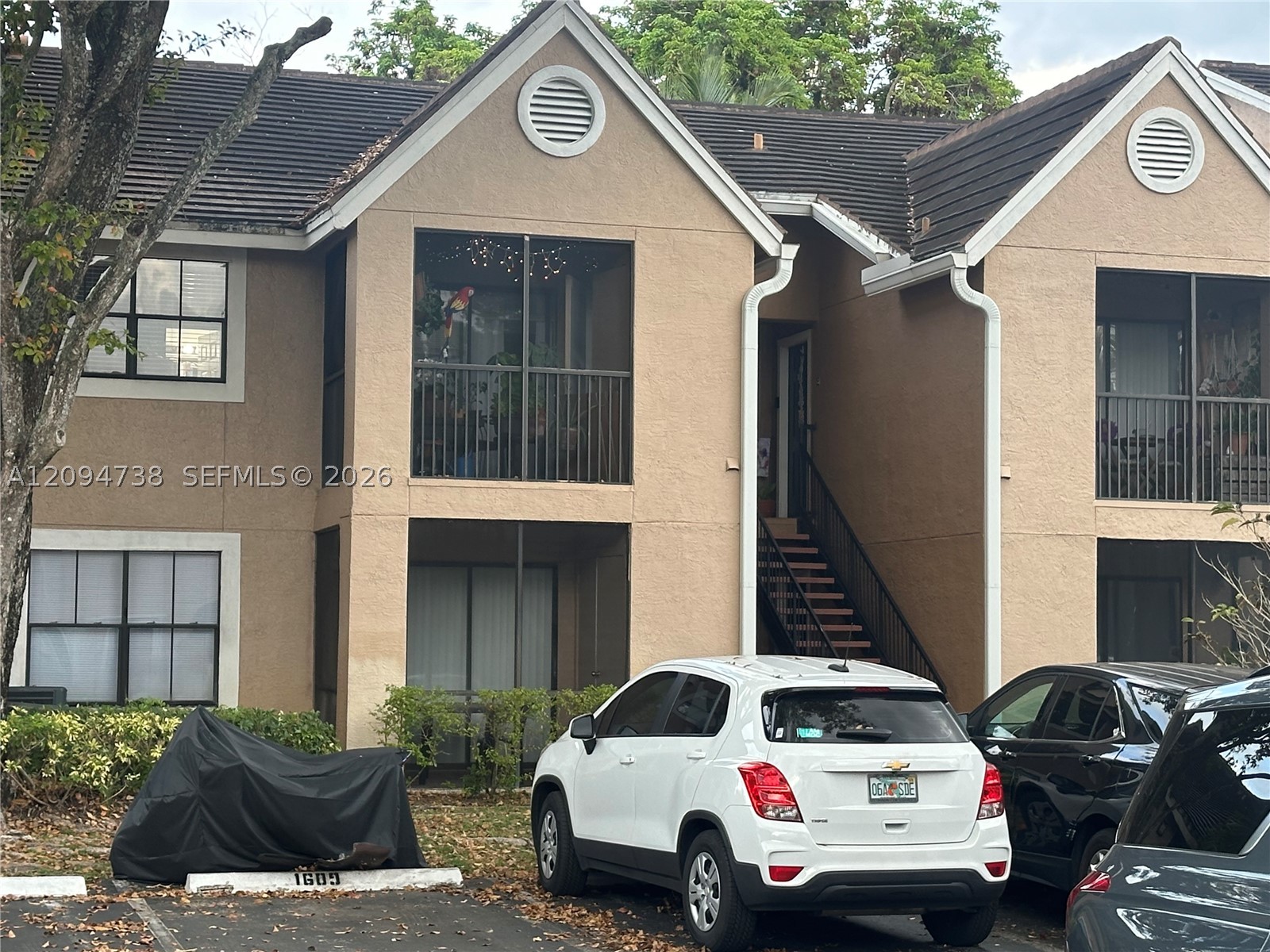 10581 SW 155th Pl 1604 — photo