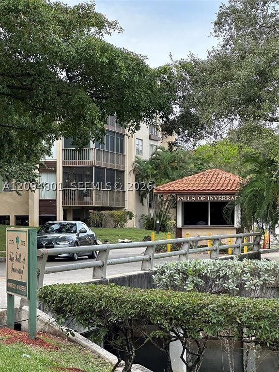 6201 N Falls Cir Dr Unit 209 — photo