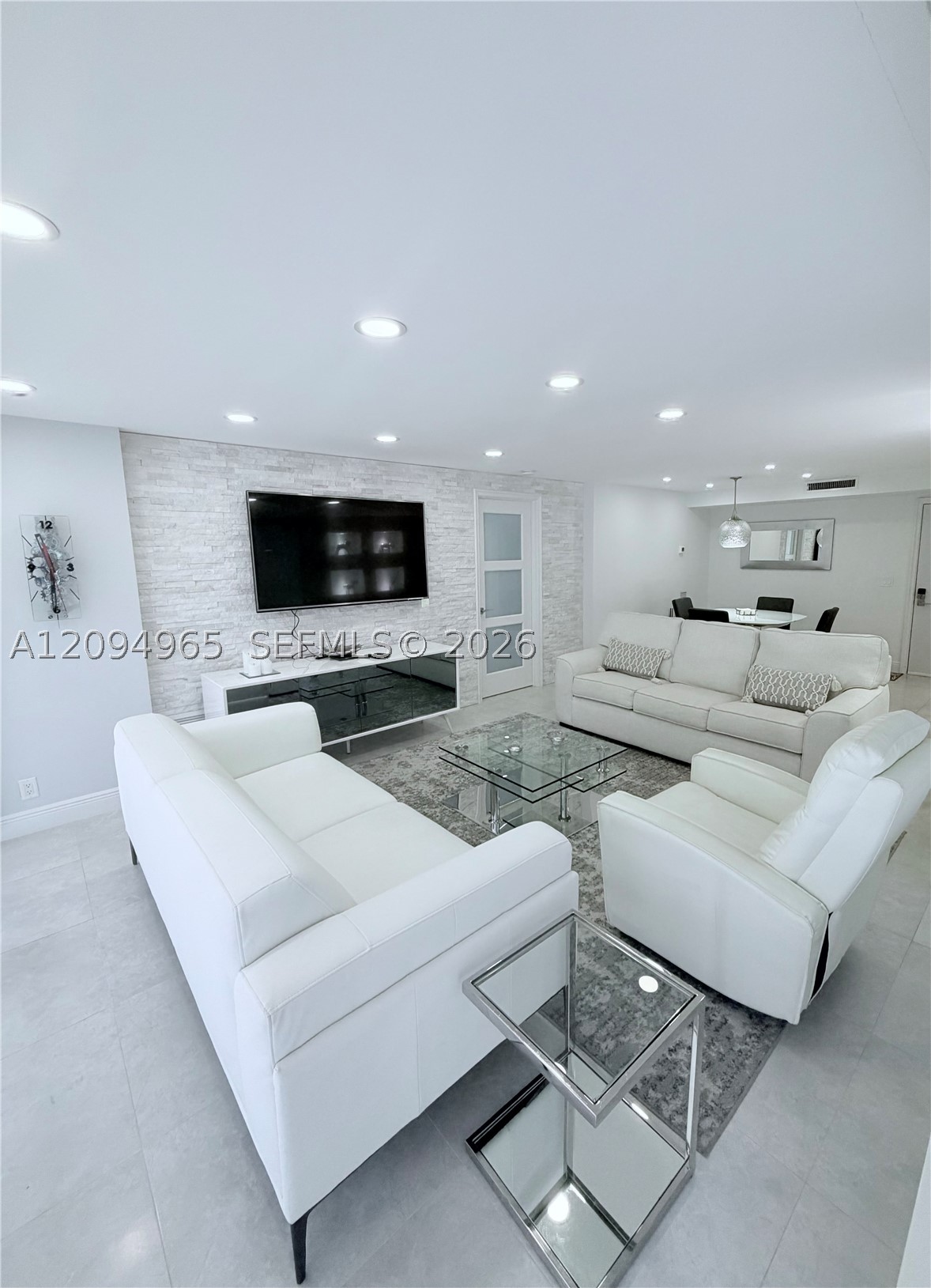 531 N Ocean Blvd 404 — photo