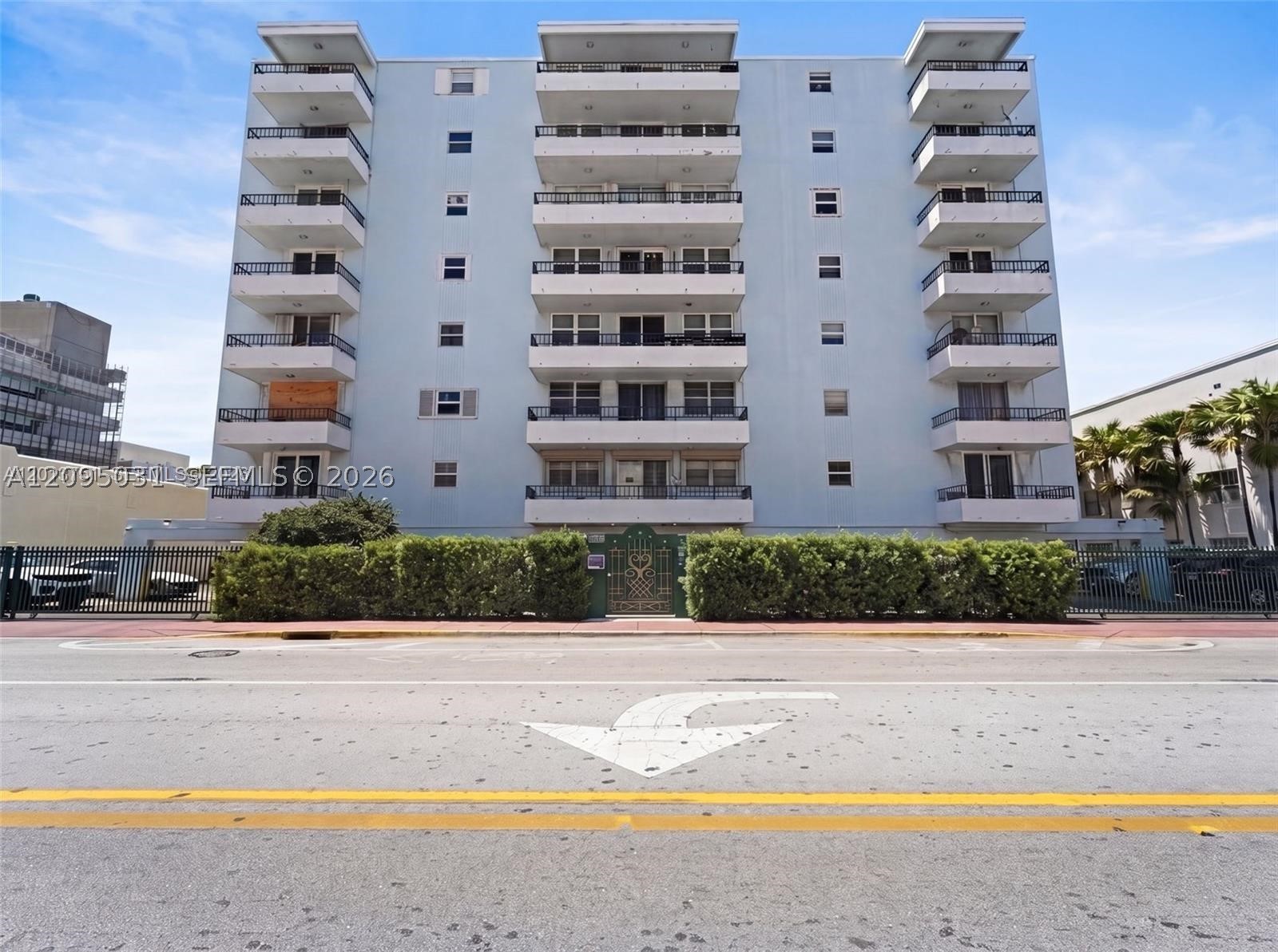 720 Collins Ave 509 — photo