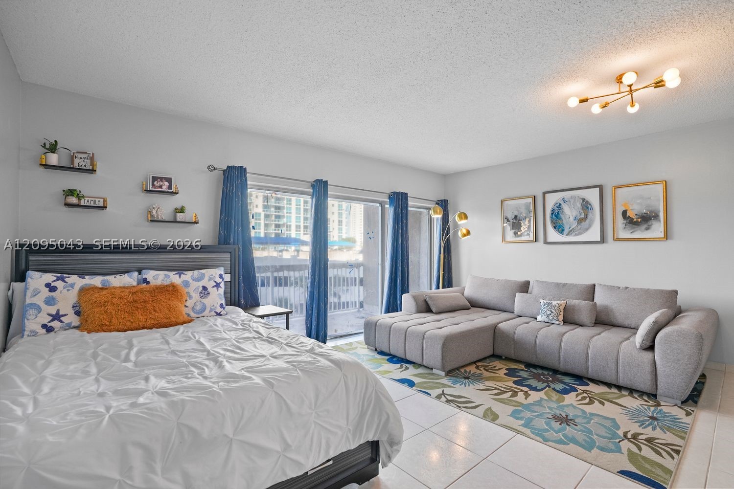 1965 S Ocean Dr 3a — photo