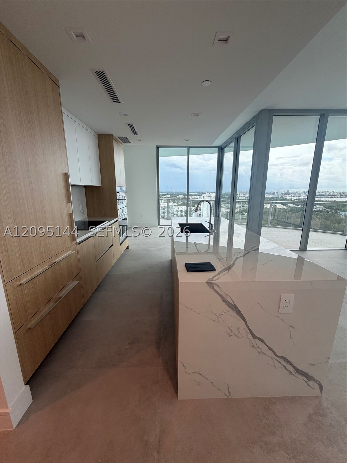 2411 Laguna Cir Unit 2911 — photo