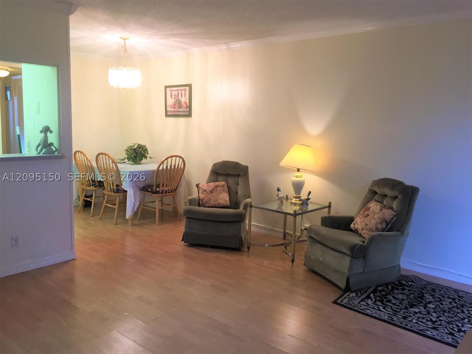 107 Canterbury E 107 — photo