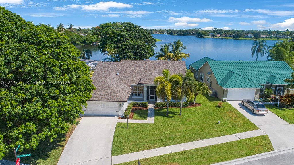 12911 Upper Cove Dr — photo