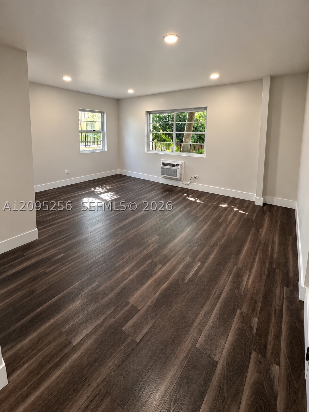1537 Jefferson Ave 11 — photo