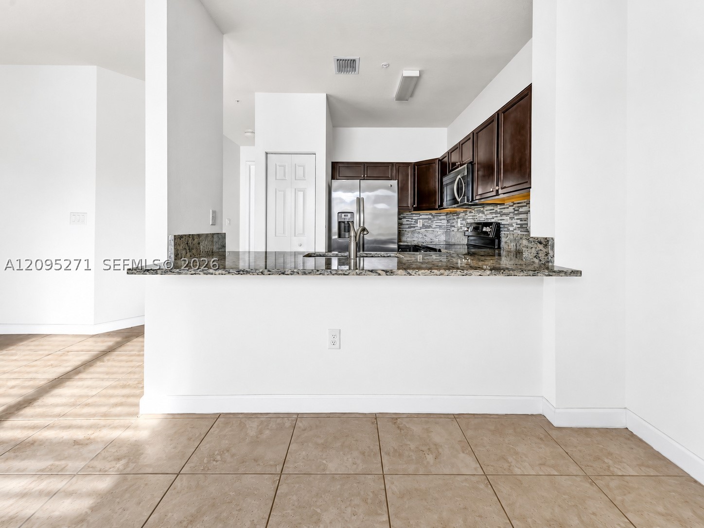 134 SE 28th Ter 20 — photo
