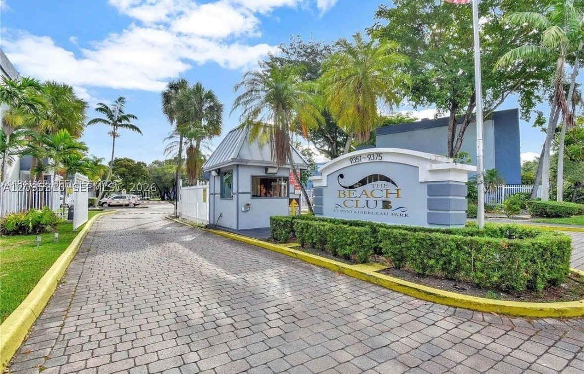 9371 Fontainebleau Blvd I220 — photo