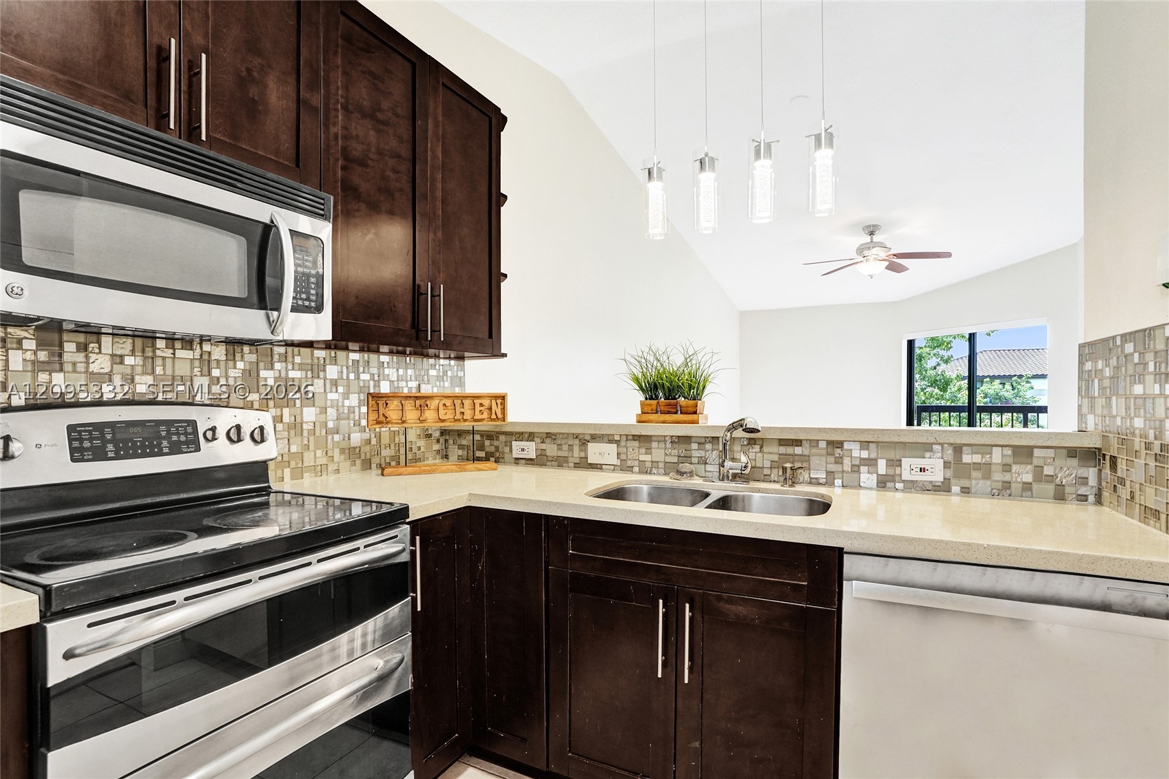 9946 Nob Hill Pl 9946 — photo