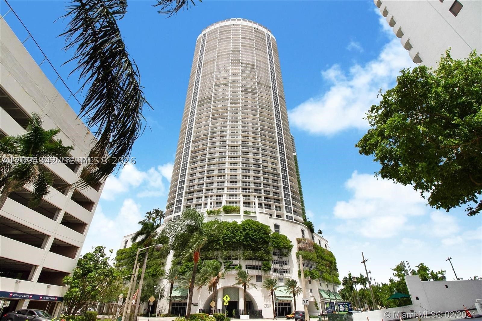 1750 N Bayshore Dr 4609 — photo