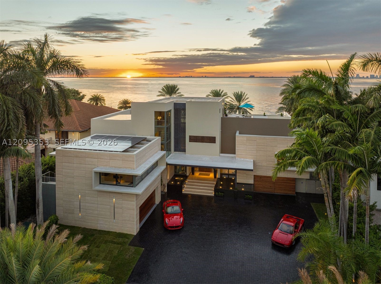 360 Harbor Dr — photo