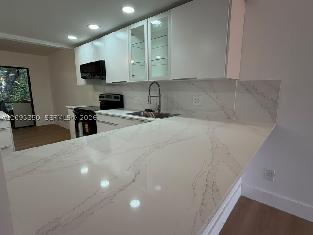 639 N University Dr 17 — photo