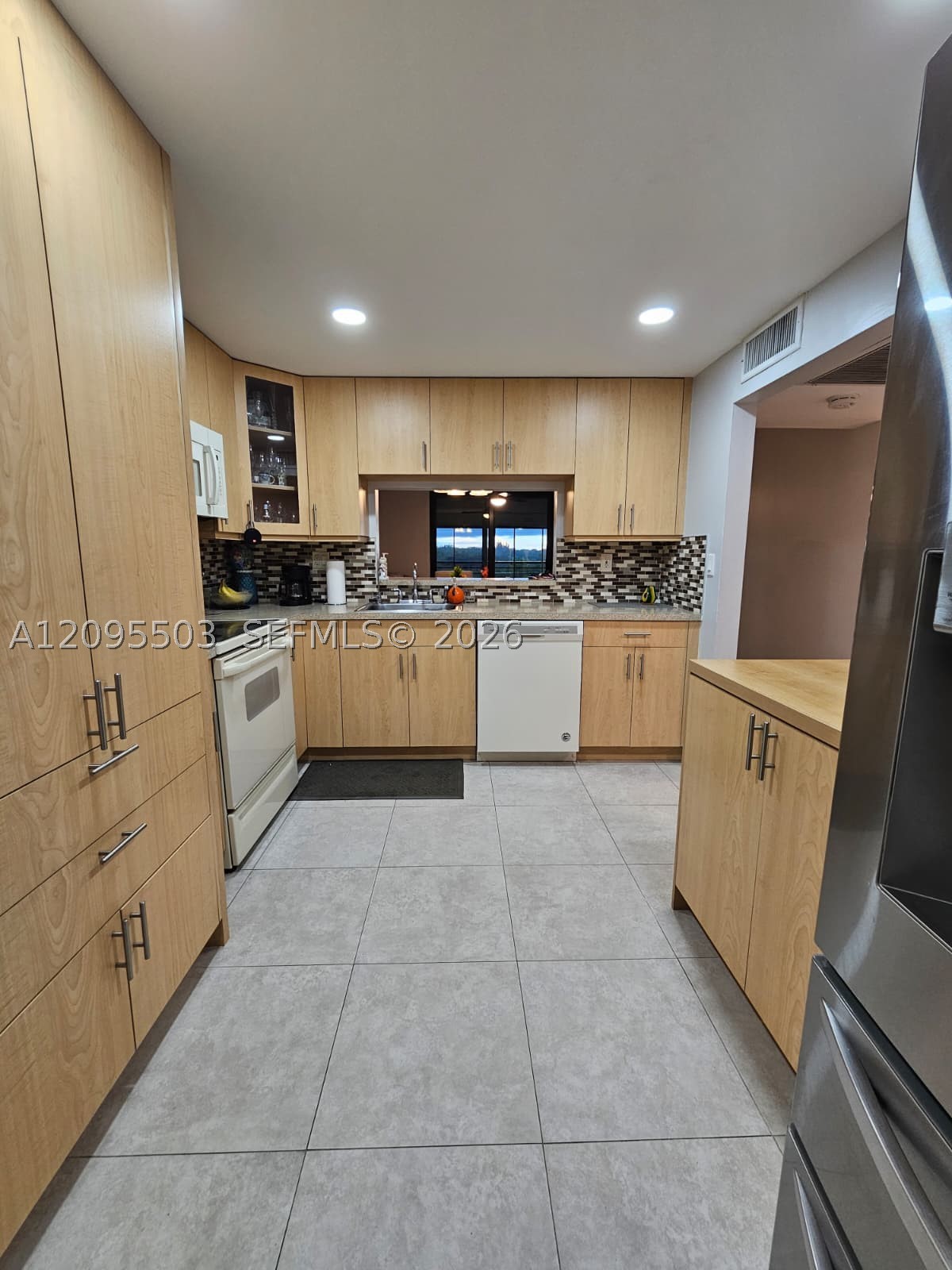 1000 Colony Point Cir 522 — photo