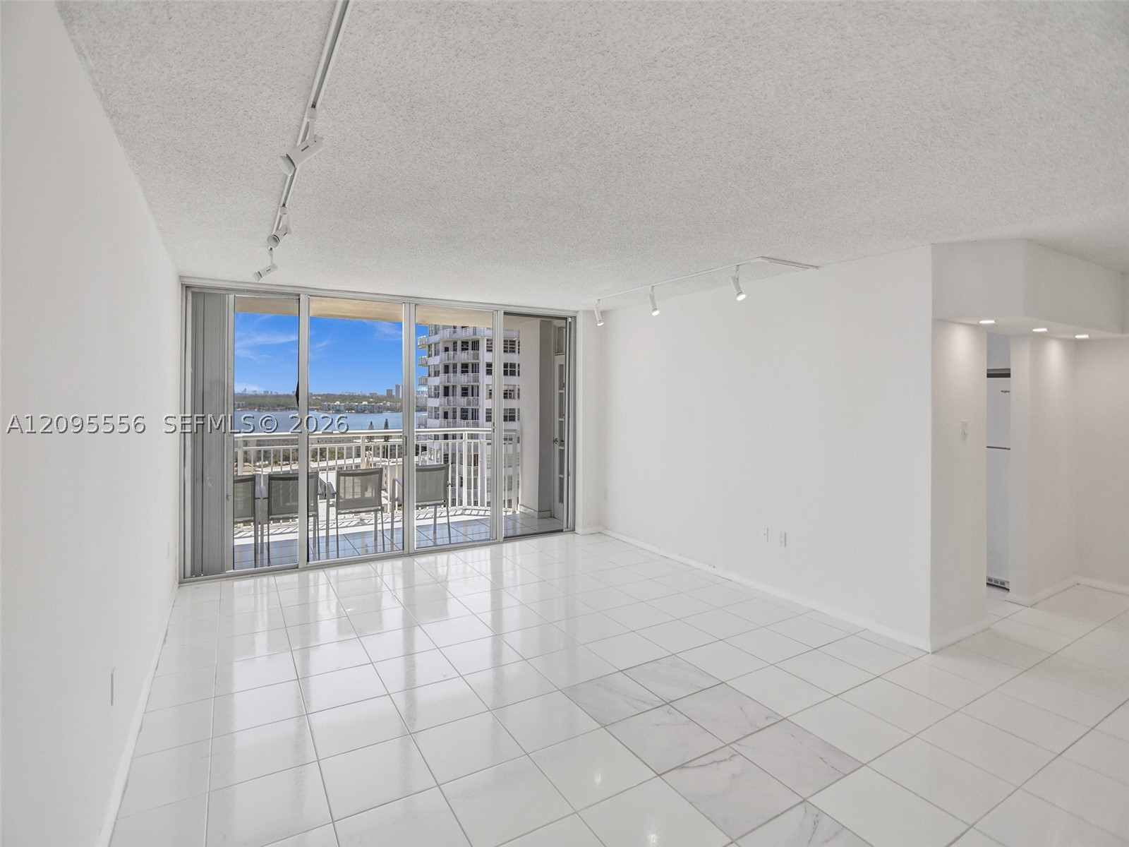 18071 Biscayne Blvd 1701 — photo