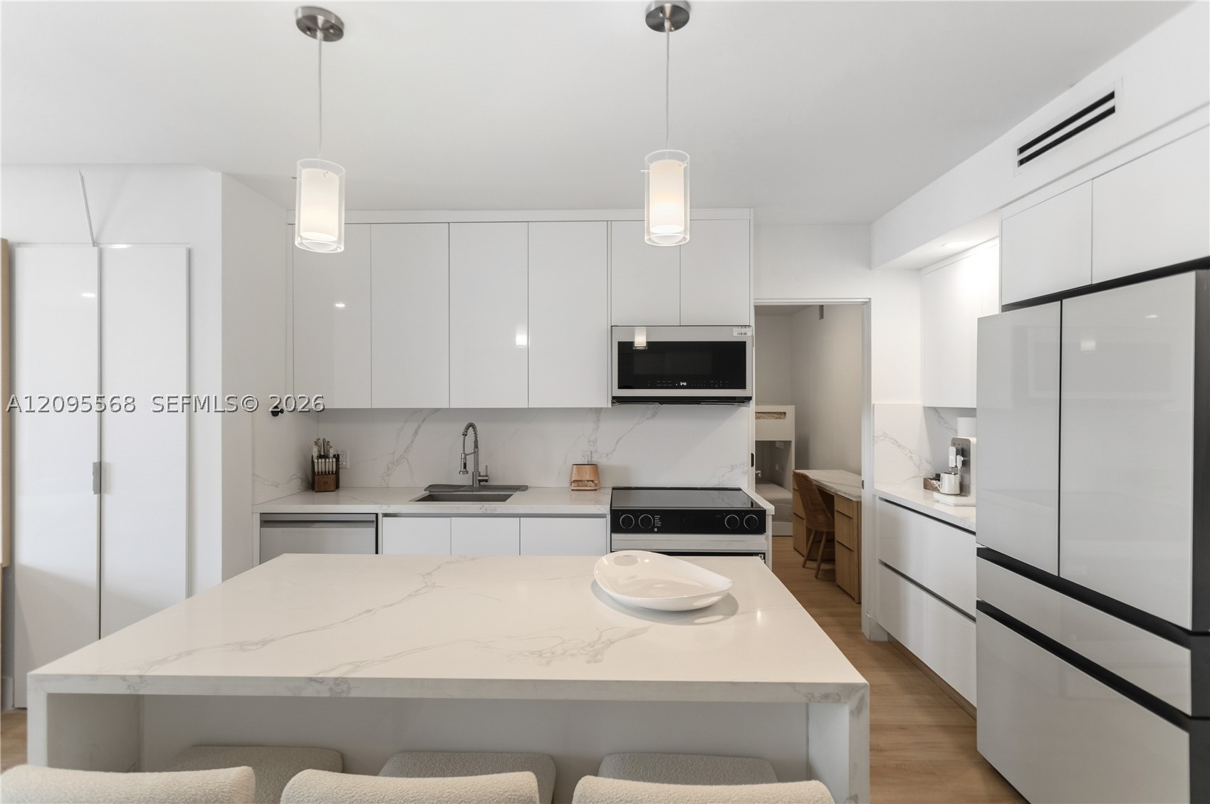 10185 Collins Ave 722 — photo