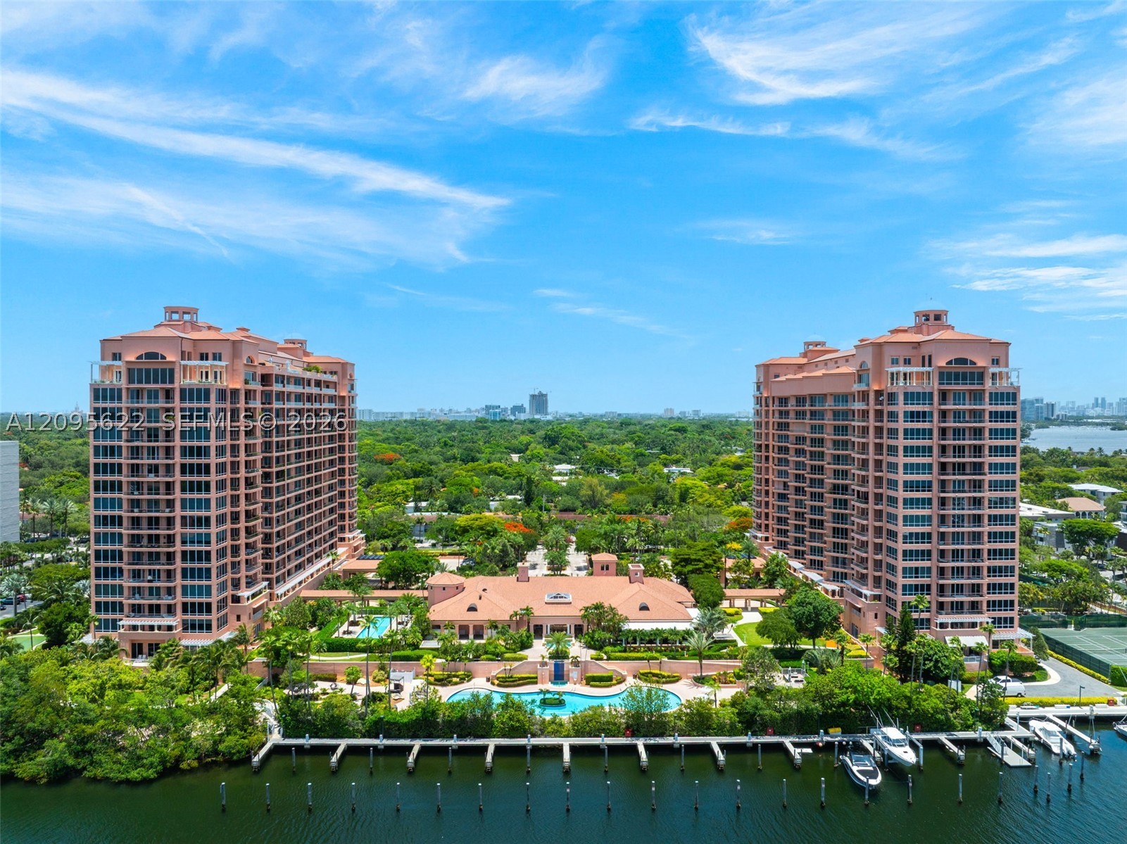 60 Edgewater Dr 11F — photo