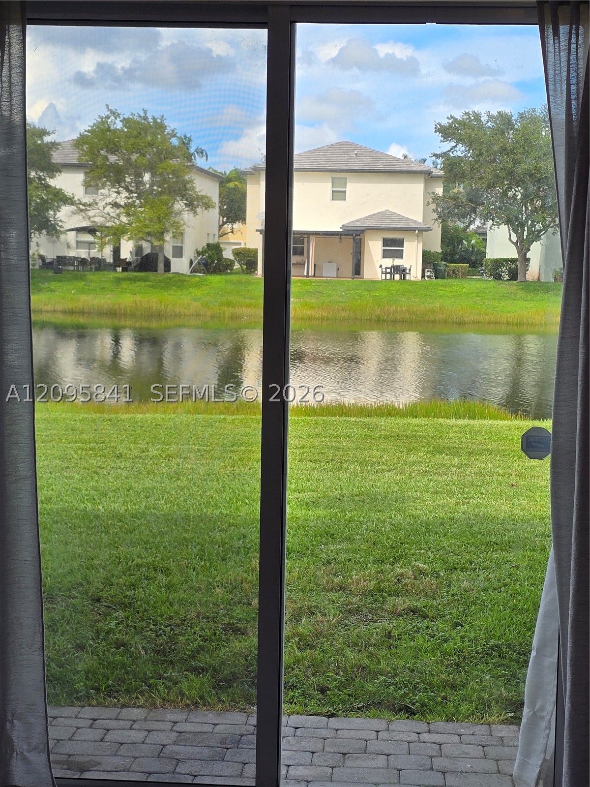 2853 SE 1st Dr 6 — photo