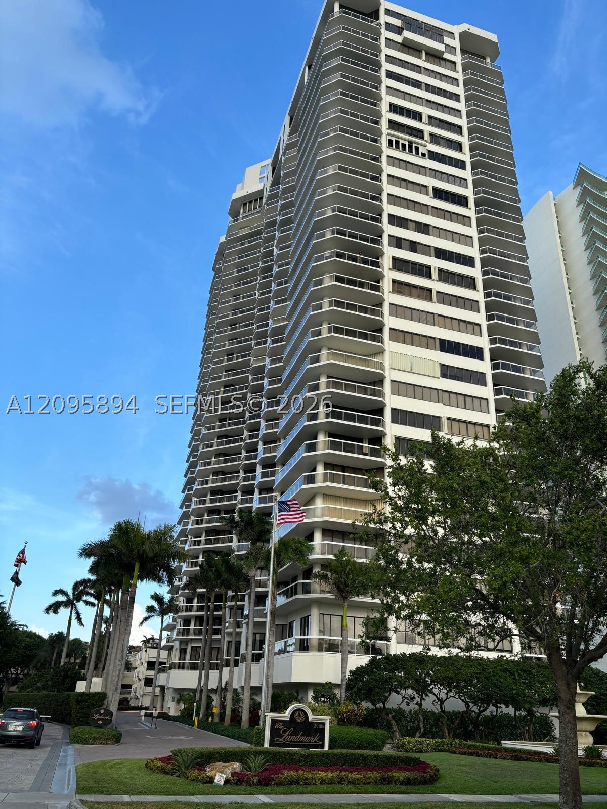 20185 E Country Club Dr Unit 2406 — photo