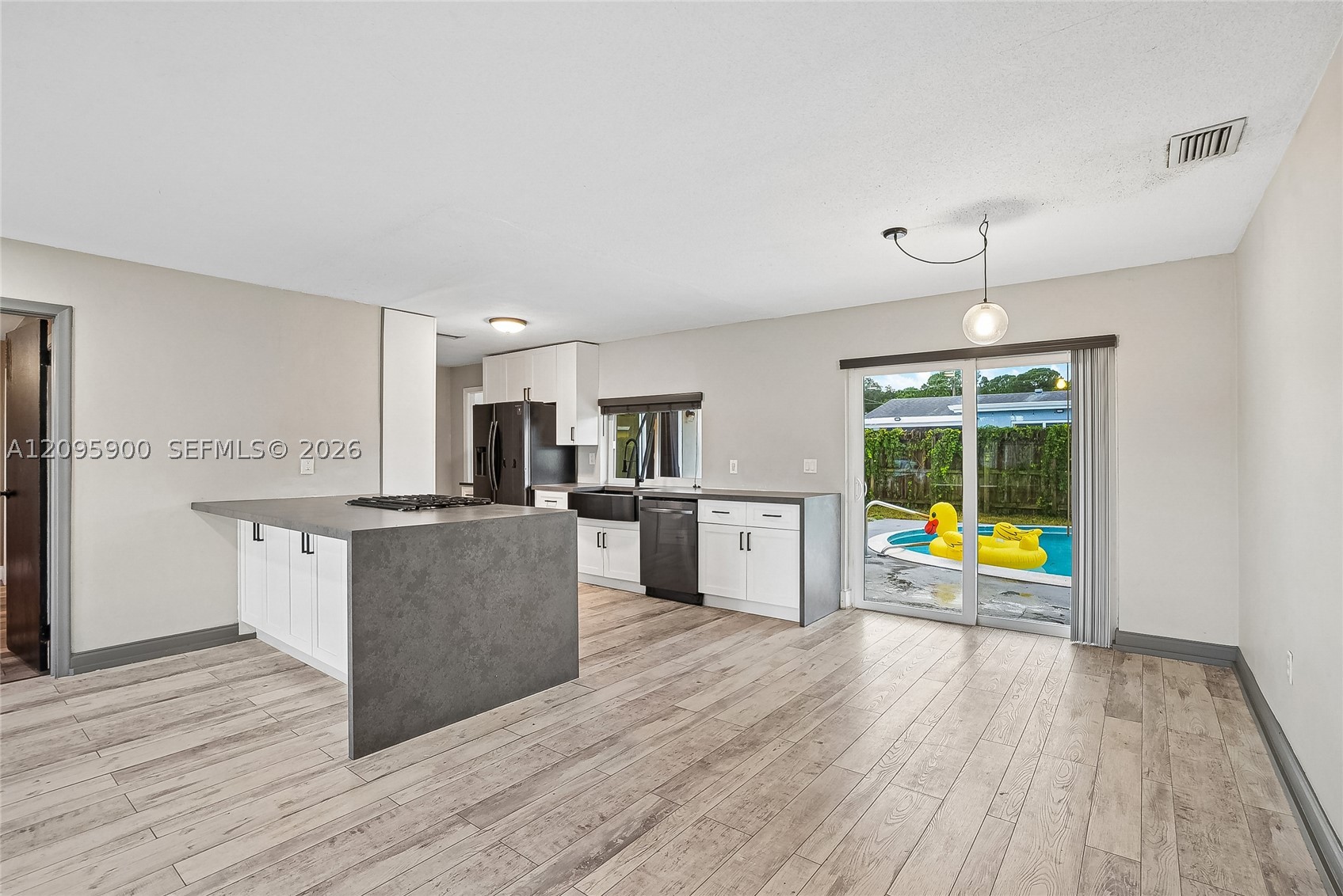 8440 Sheraton Dr — photo