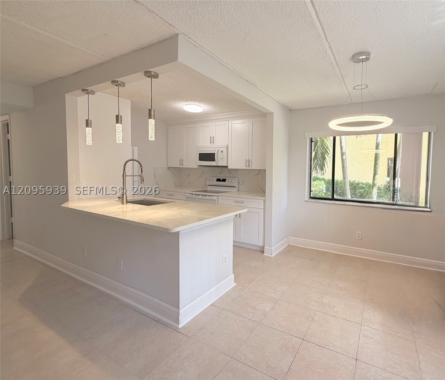 110 Meadows Cir 110 — photo