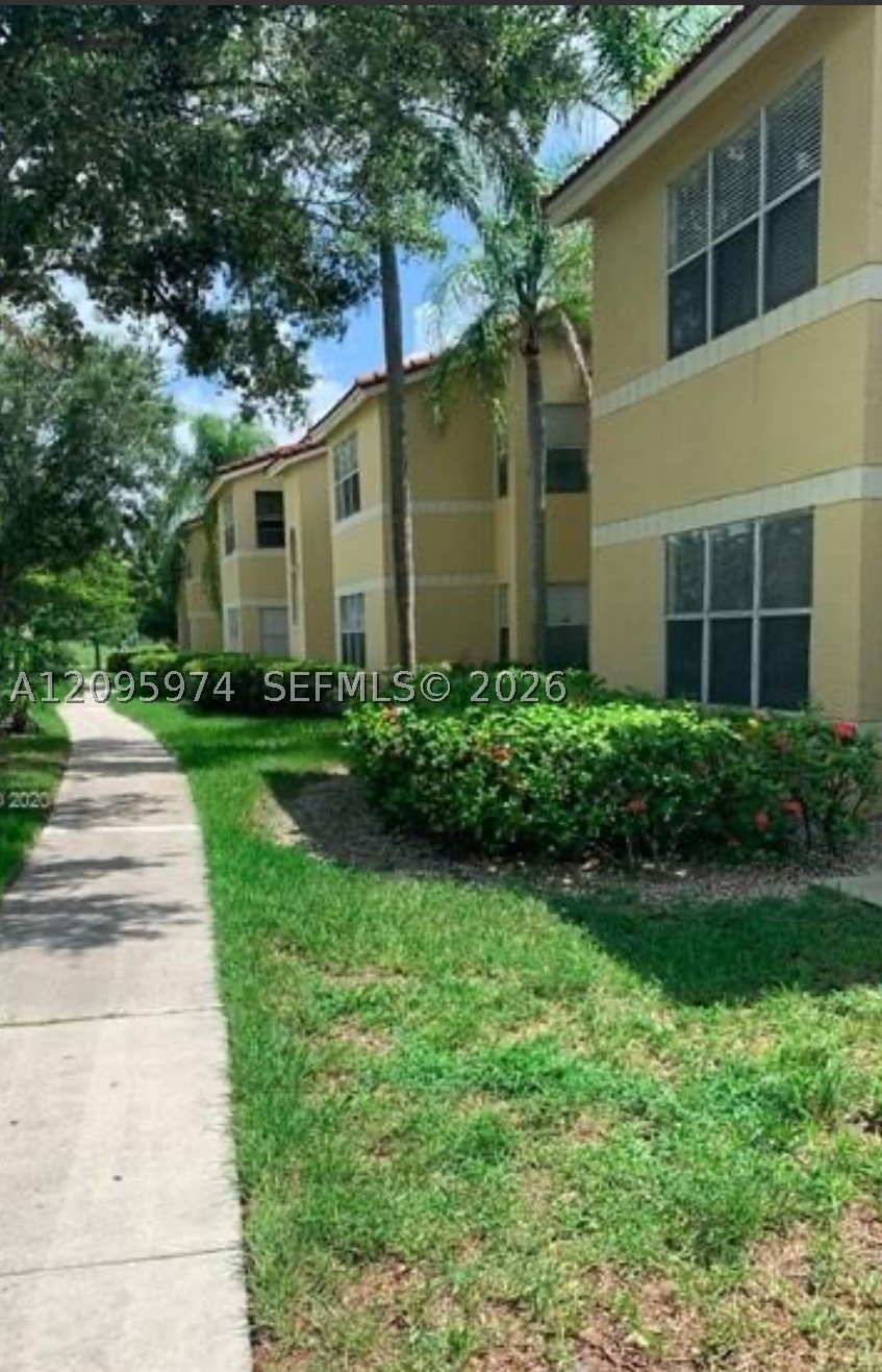 12840 Vista Isles Dr 626 — photo