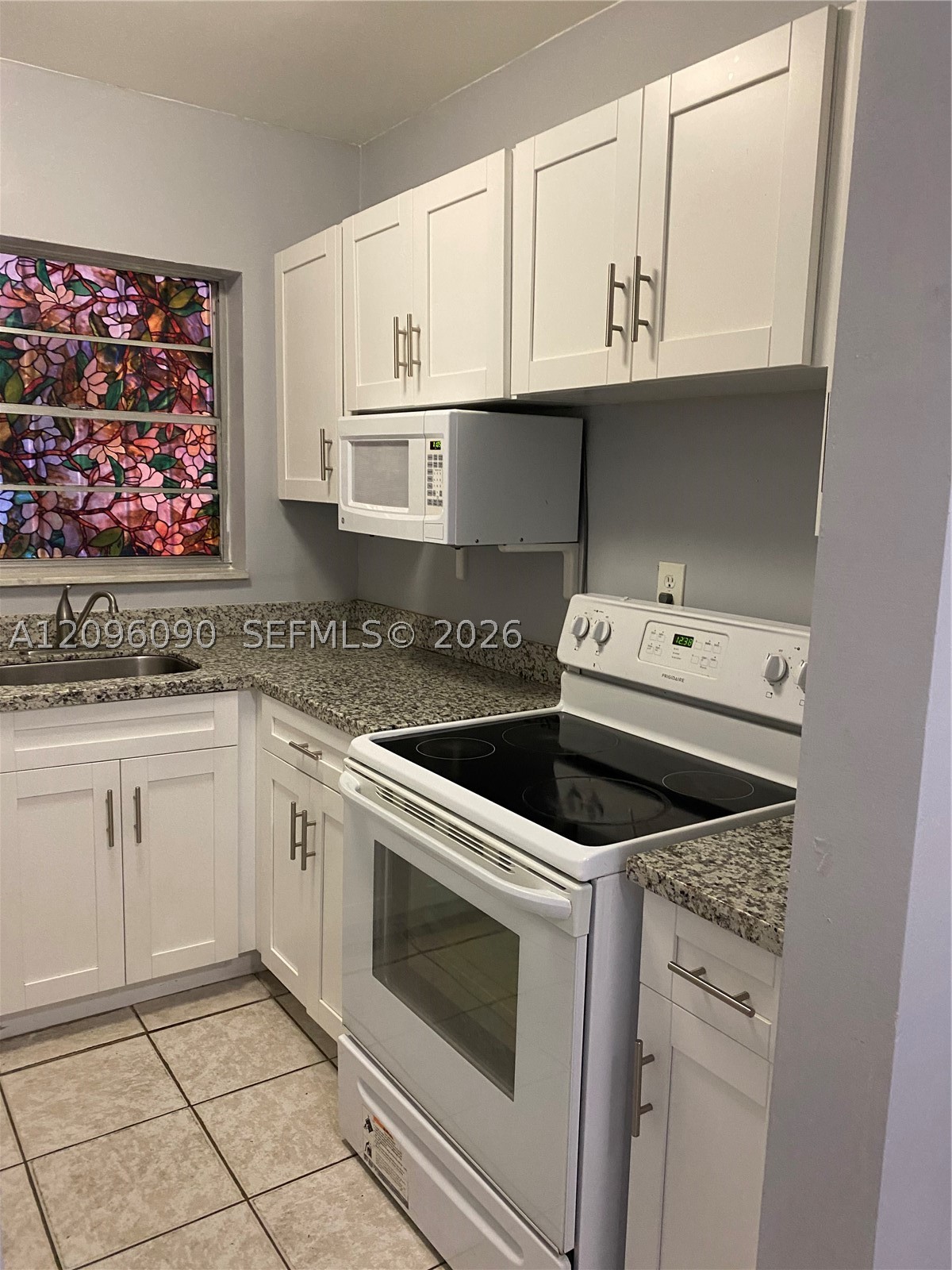 140 Royal Palm Rd 207 — photo