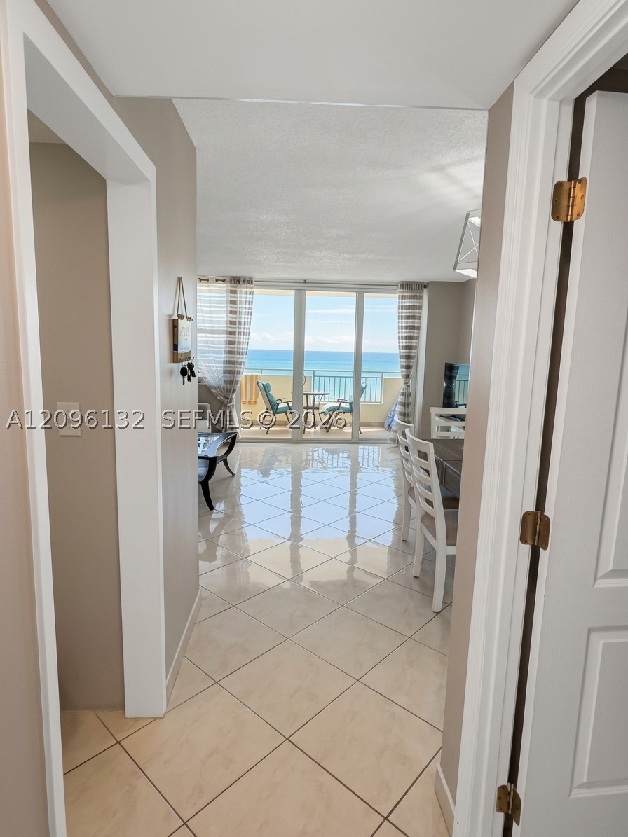 3180 S Ocean Dr 814 — photo