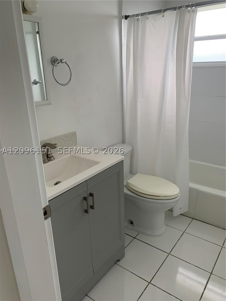 1450 Atlantic Shores Blvd 303 — photo