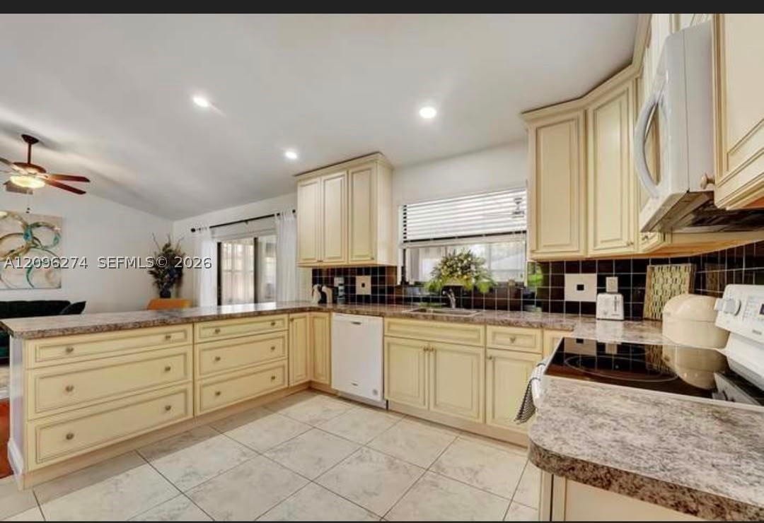 14608 Paddock 0 — photo