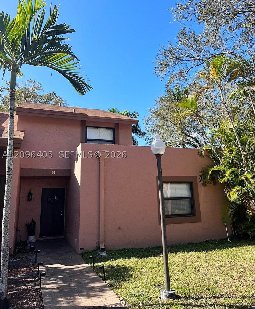 14 Chestnut Cir — photo