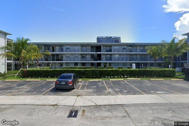 1100 NE 1st Ct 118 — photo