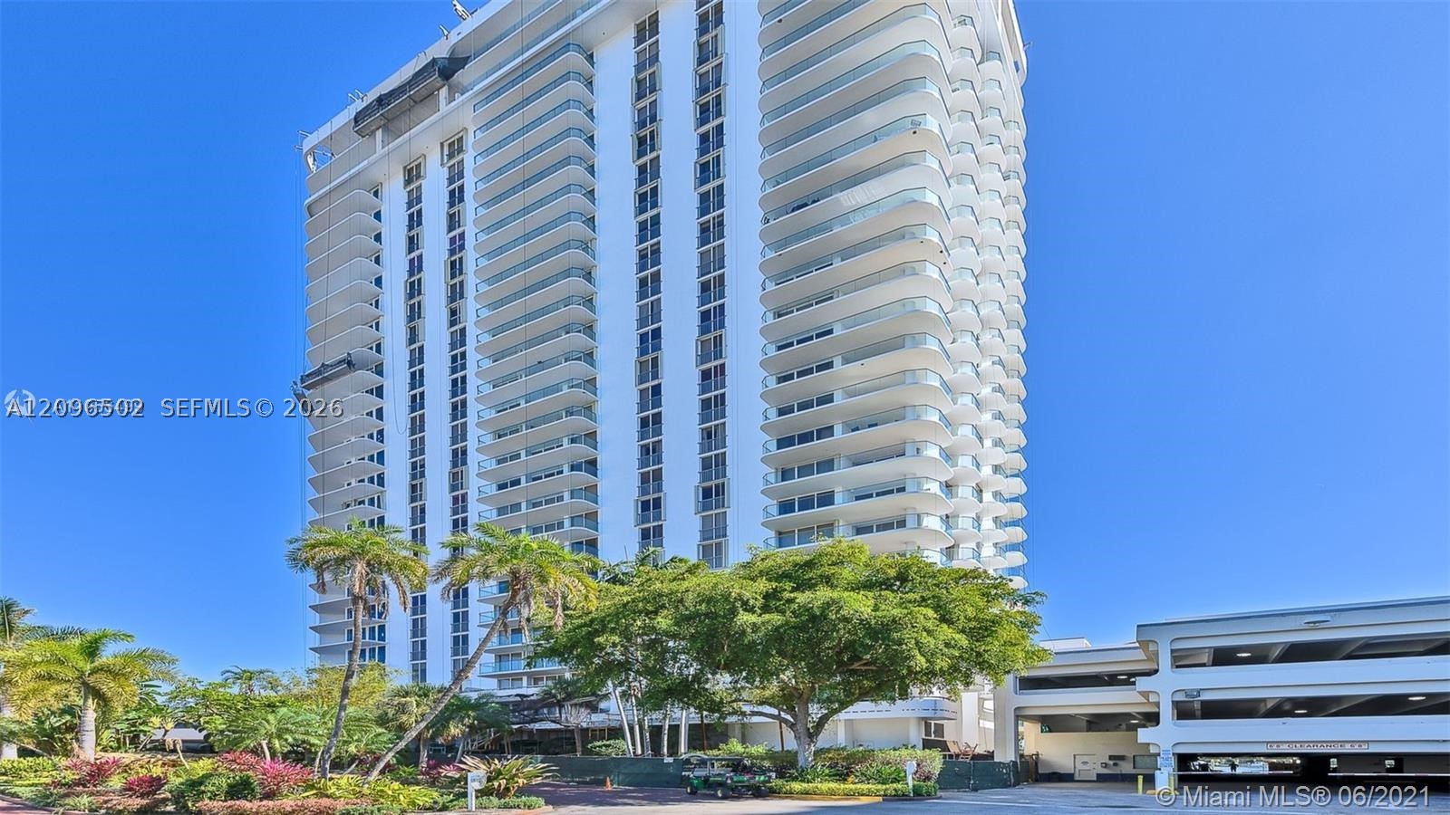 19707 Turnberry Way 4L — photo