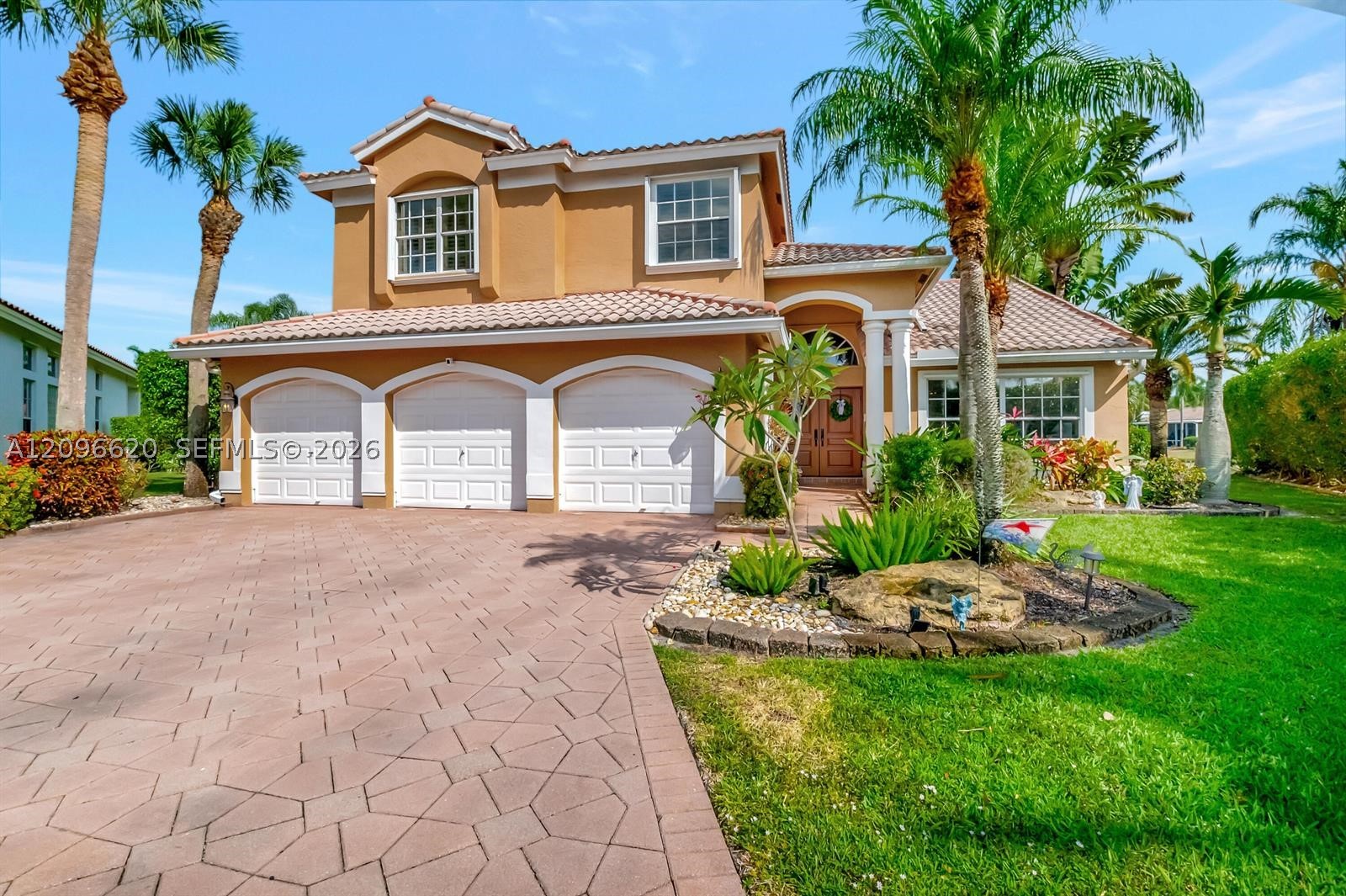 19314 King Palm CT 19314 — photo