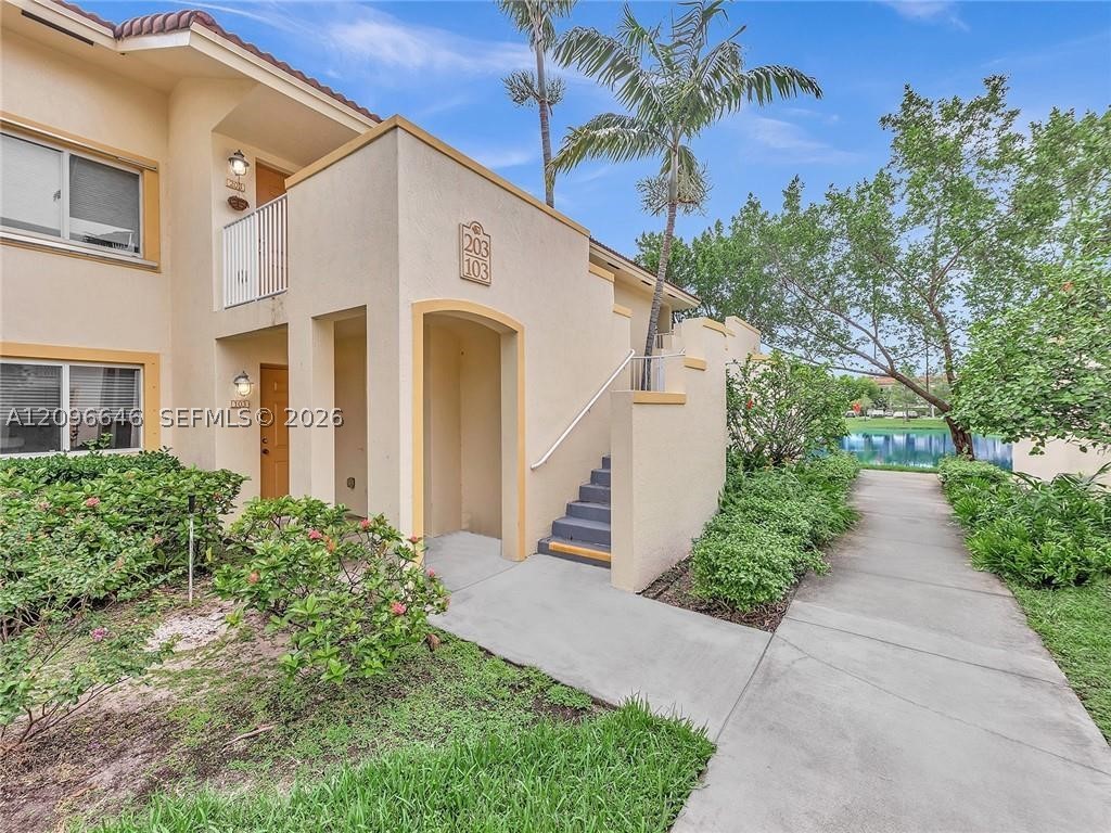 6245 SW 47th Mnr 203 — photo