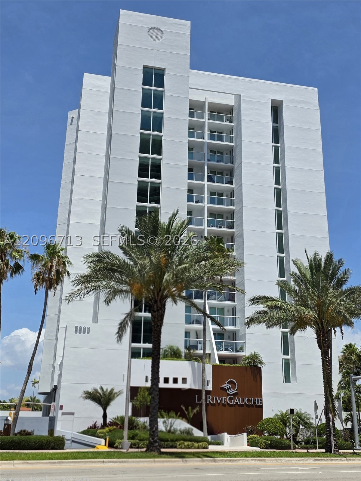 5880 Collins Ave 1105 — photo