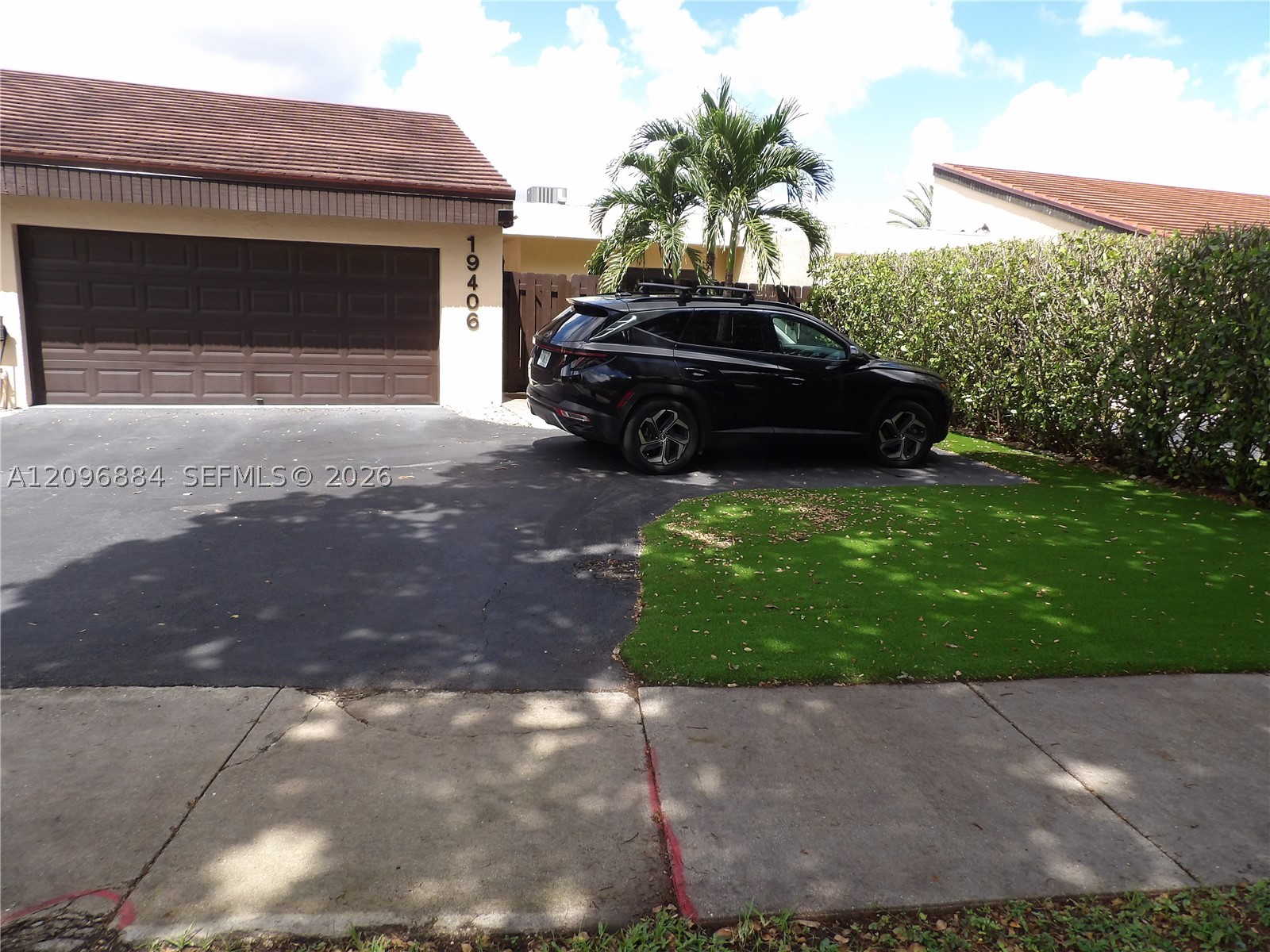 19406 E Lake Dr — photo