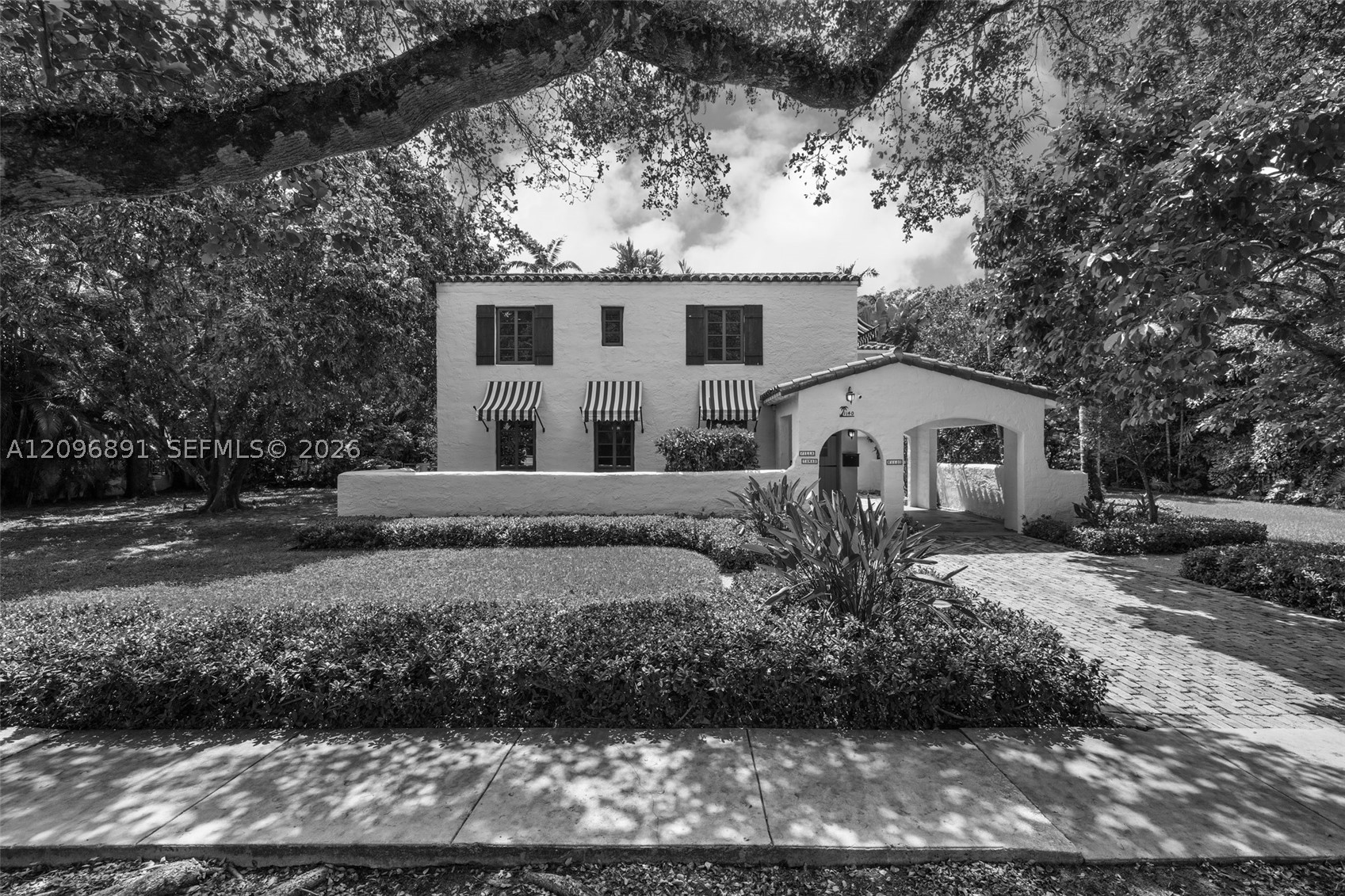 1140 Asturia Ave — photo