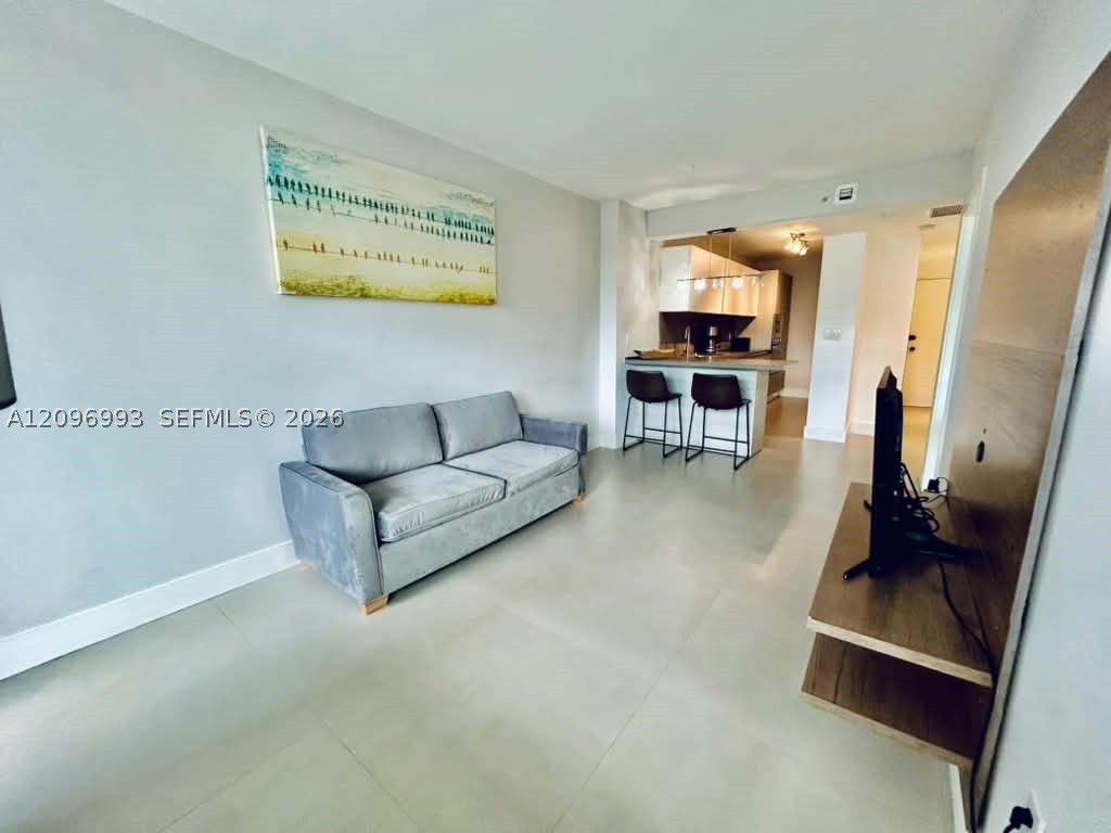 100 Lincoln Rd 420 — photo