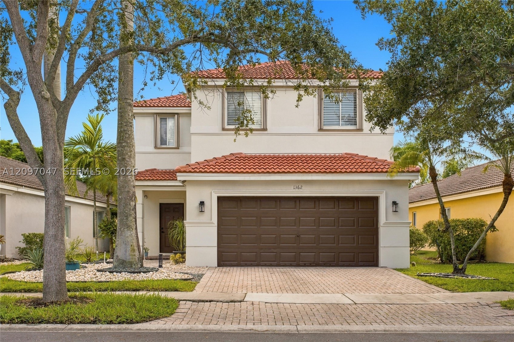 1362 Canary Island Dr — photo