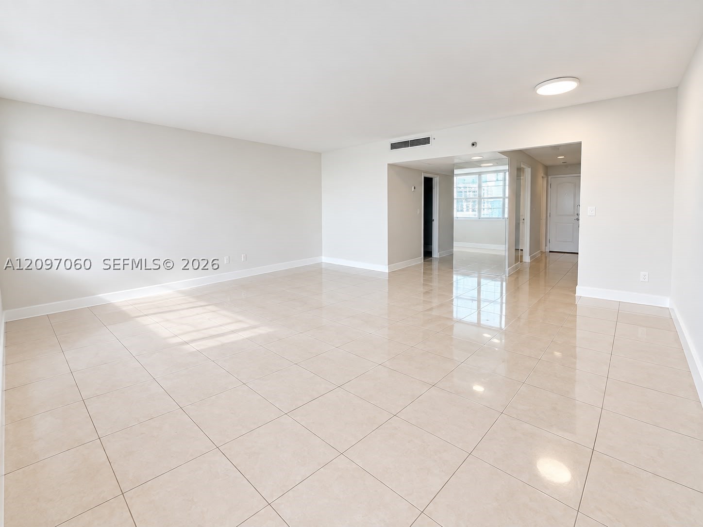 100 Lincoln Rd 1537 — photo