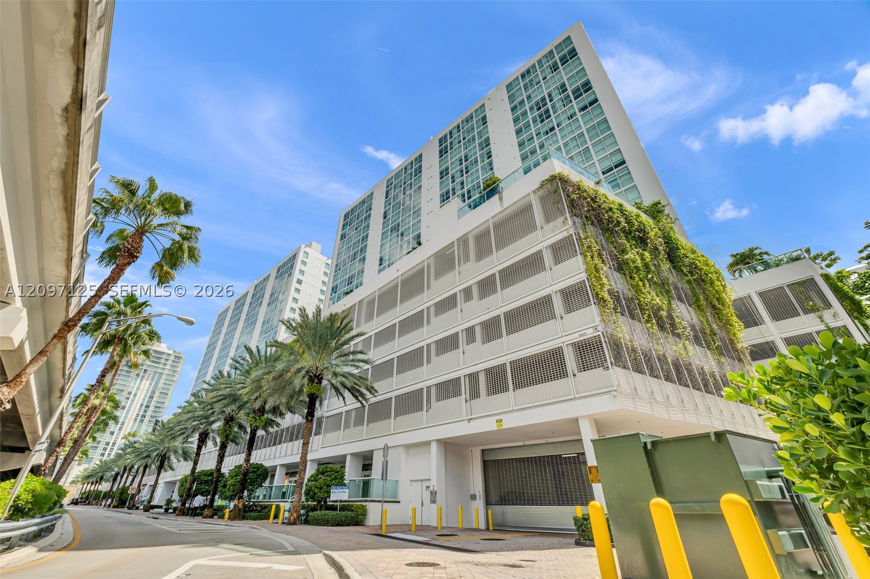 400 Sunny Isles Blvd 916 — photo