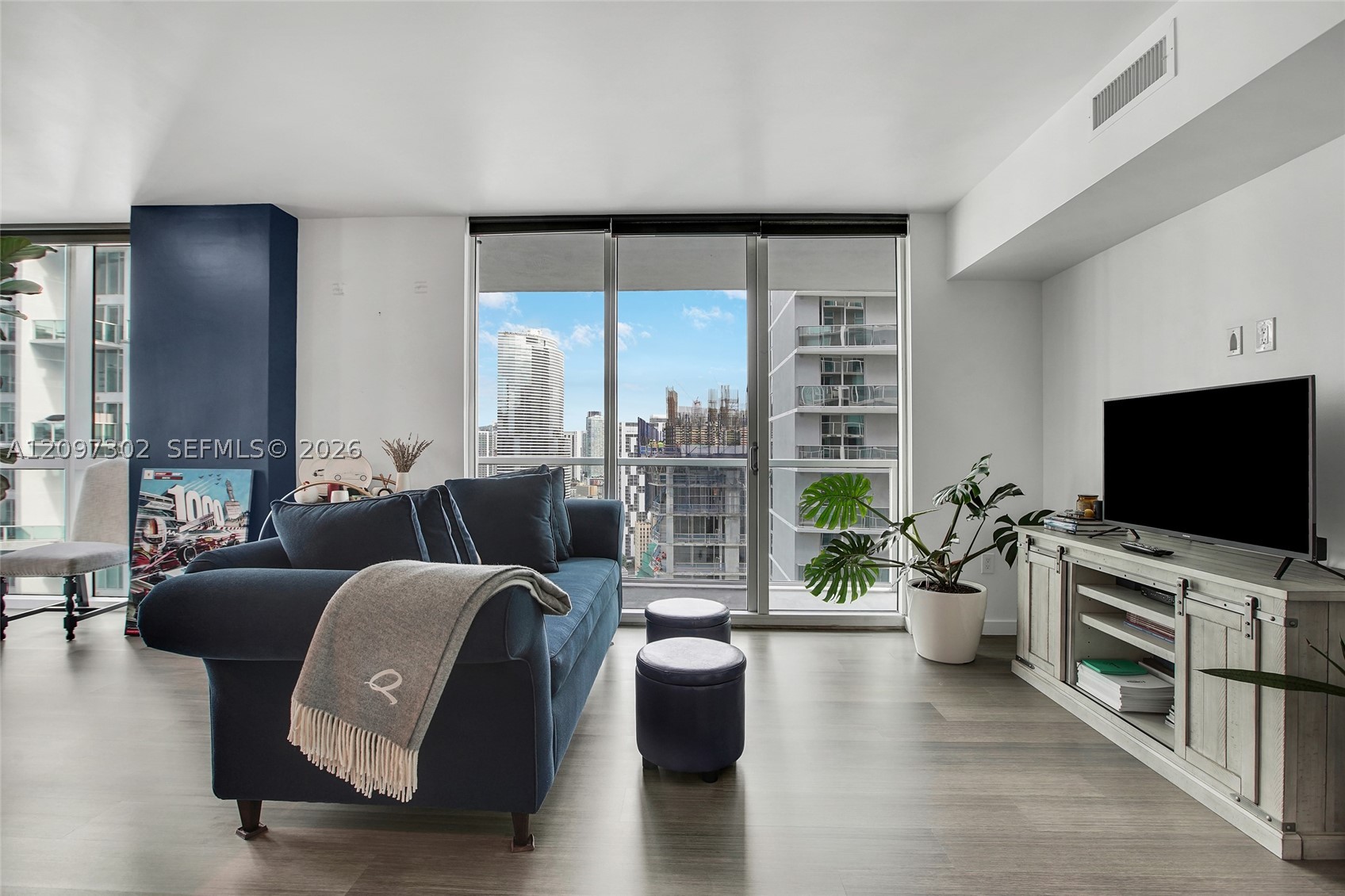 55 SE 6th St 3701 — photo