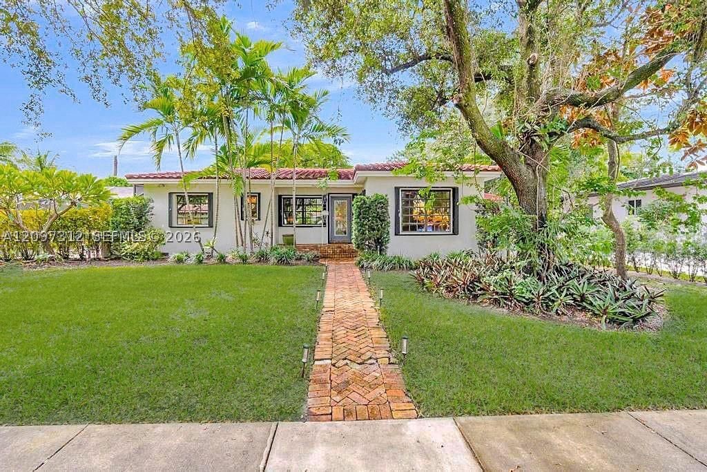 364 Navarre Dr — photo