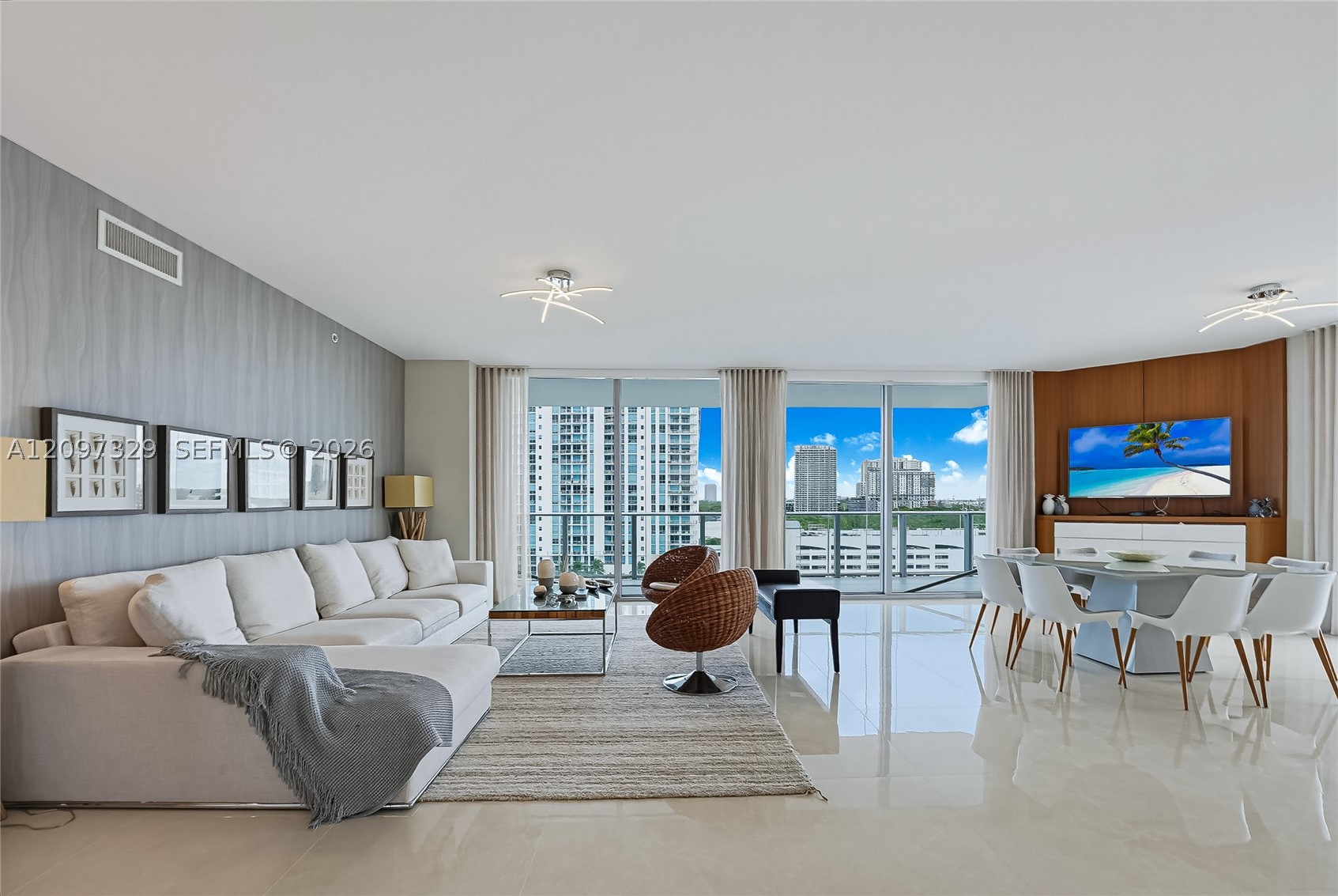 17301 Biscayne Blvd 901 — photo